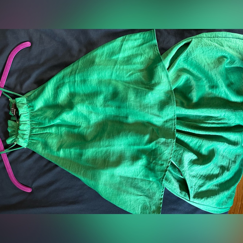 Vici green satin jumpsuit size medium nwot - Picture 5 of 8